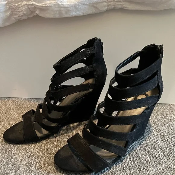 Guess clearance black wedges